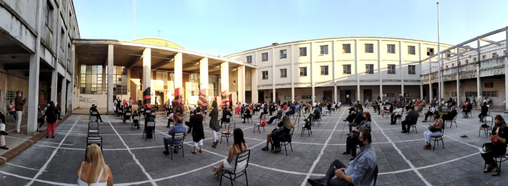 Con distancia social